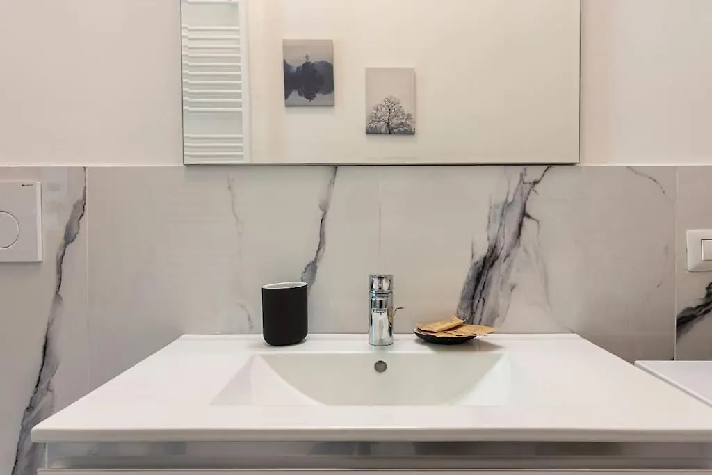 La Isla Home ميلان إيطاليا
